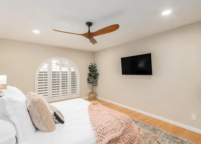 87th Pl - 4br - *